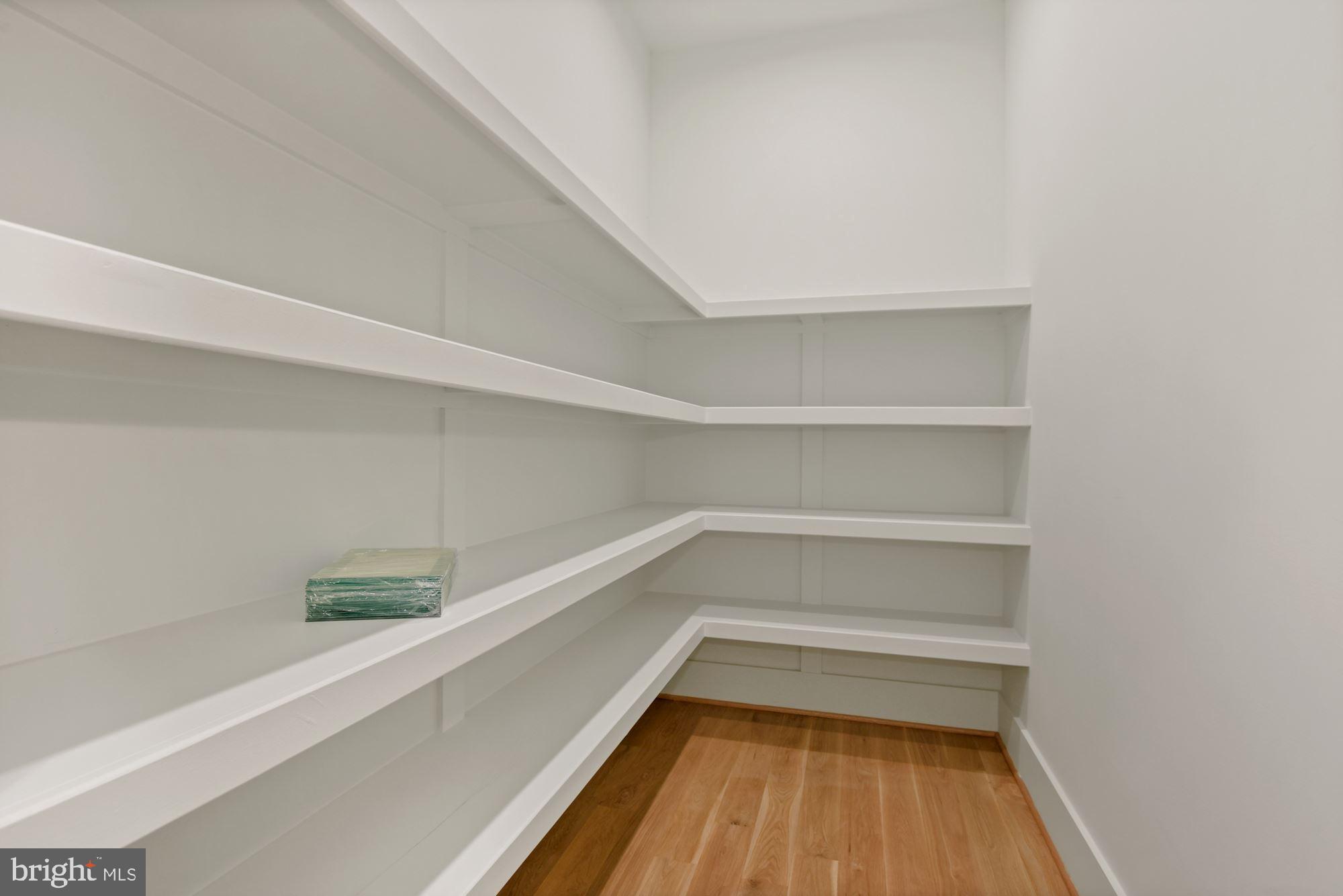 6709 Old Chesterbrook Road McLean, VA 22101 - Photo 9 of 45