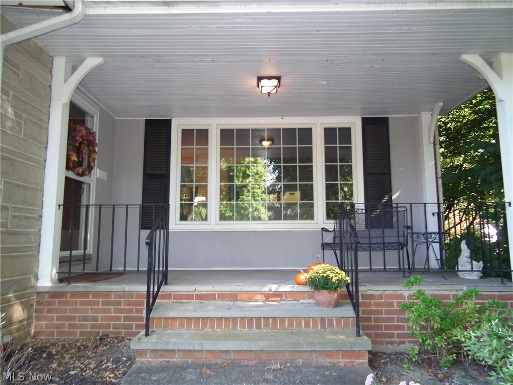 4167 Hadleigh Road Cleveland, OH 44118 - Photo 3 of 20 Gallery Image 3