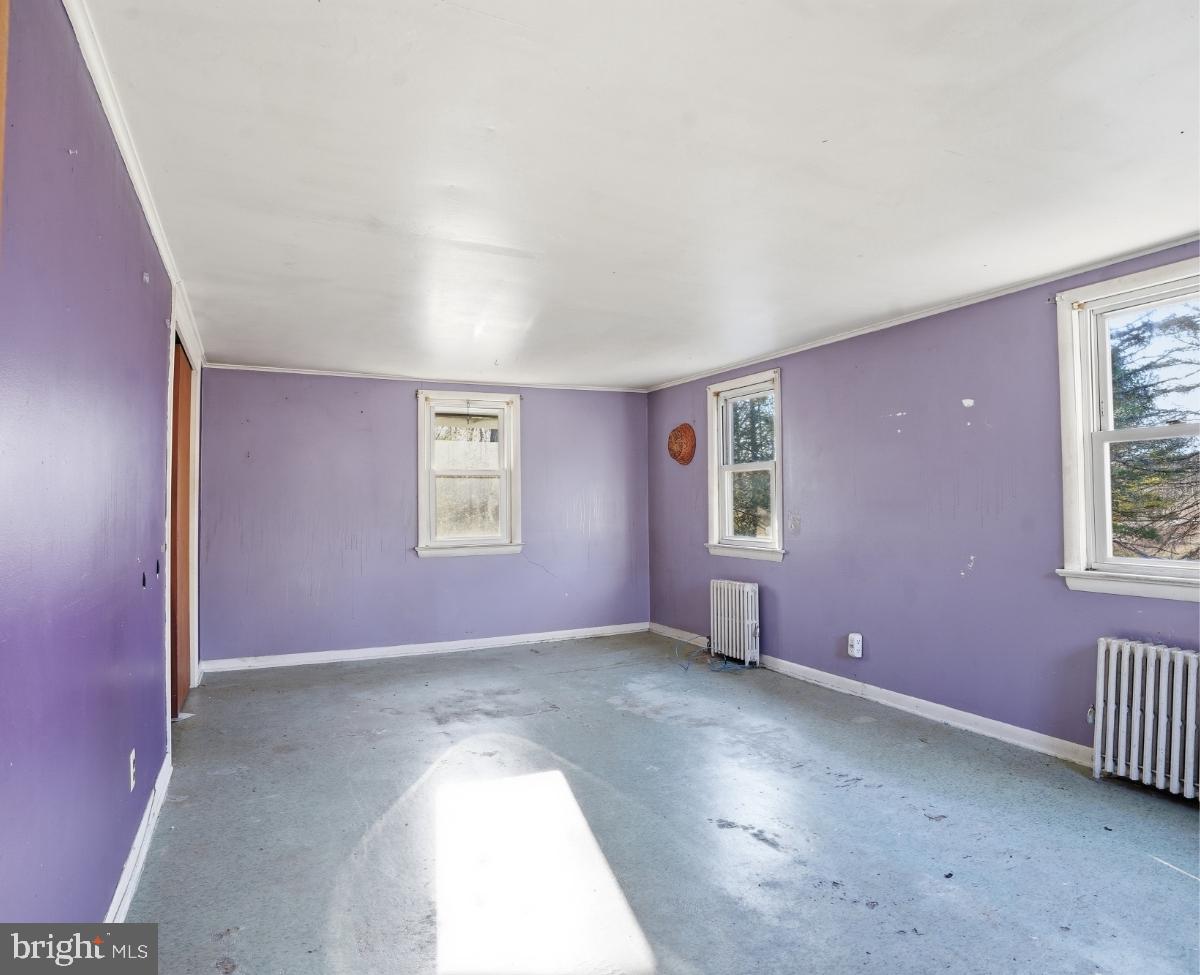 103 Ceramic Drive Newfoundland, PA 18445 - Photo 19 of 35 an empty room with windows