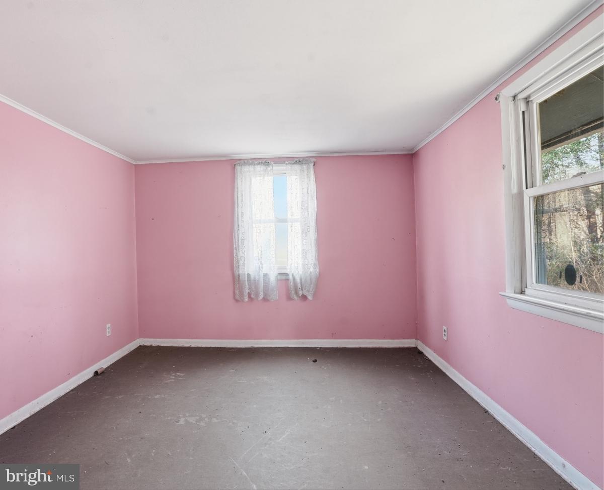 103 Ceramic Drive Newfoundland, PA 18445 - Photo 24 of 35 a view of room and window