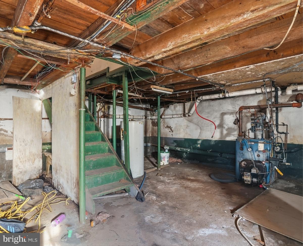 103 Ceramic Drive Newfoundland, PA 18445 - Photo 25 of 35 a view of empty room with wooden floor