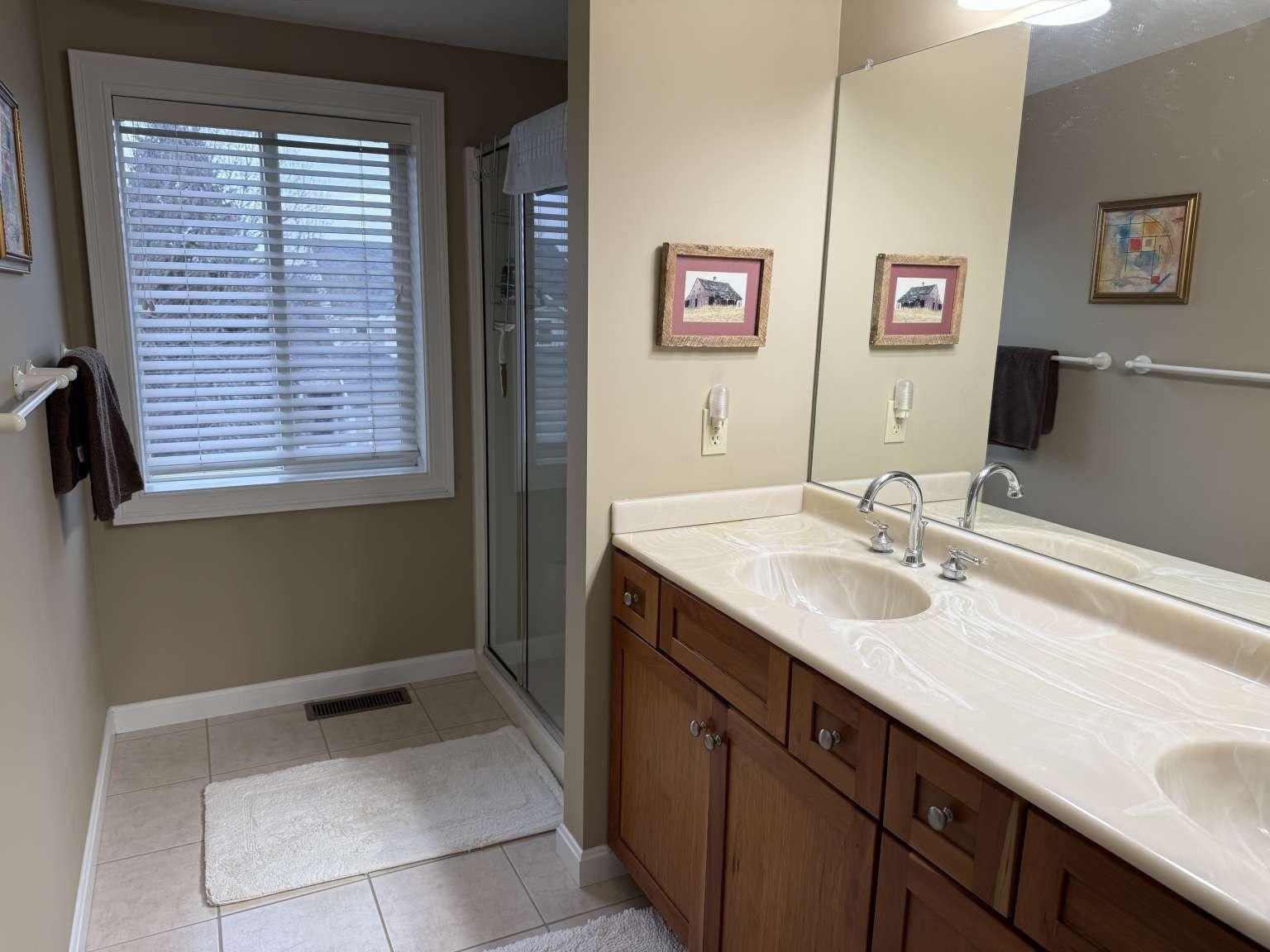 73 Park Road South Burlington, VT 05403 - Photo 4 of 20
