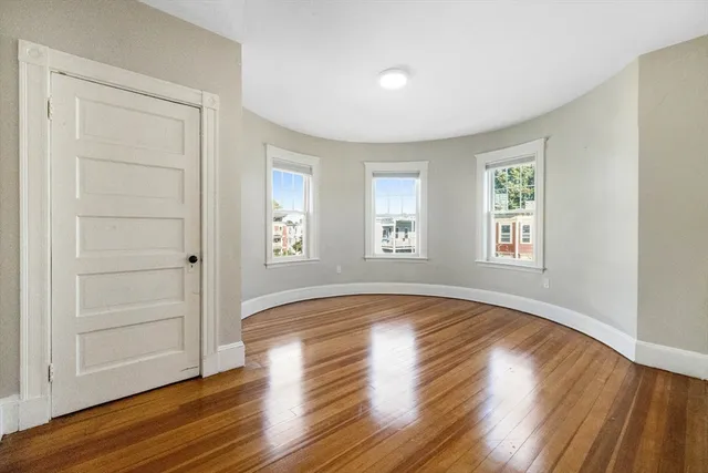 $3,000 | 24 Howes Street, Unit 3, Boston, MA 02125