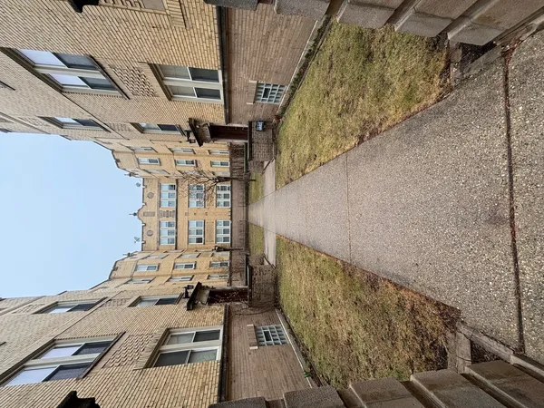 $1,450 | 2216 West Thome Avenue, Unit 3A, Chicago, IL 60659
