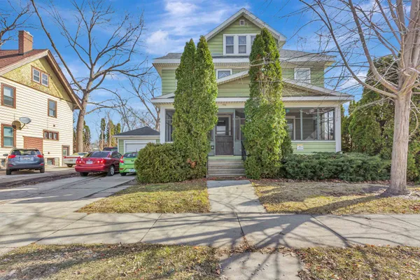 $190,000 | 704 Wisconsin Street, Oshkosh, WI 54901