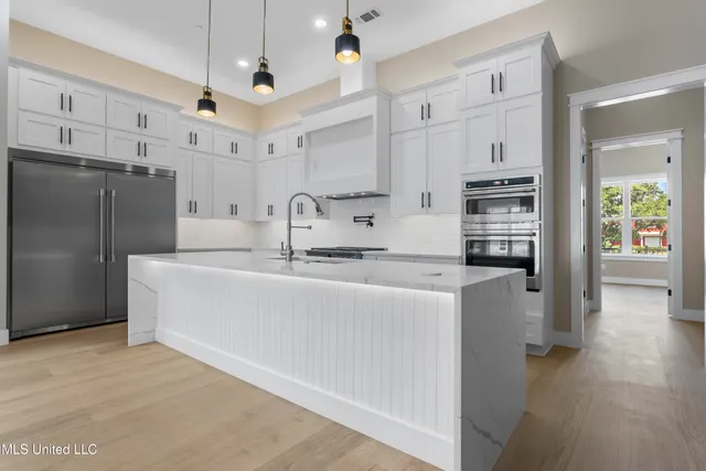 $1,580,000 | 1852 Beach Boulevard, Biloxi, MS 39531