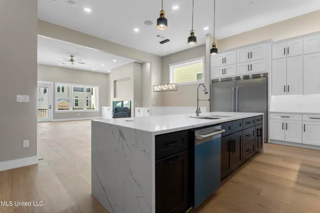 $1,580,000 | 1852 Beach Boulevard, Biloxi, MS 39531