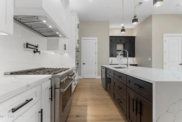 $1,580,000 | 1852 Beach Boulevard, Biloxi, MS 39531