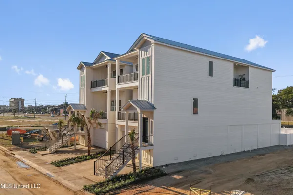 $1,580,000 | 1852 Beach Boulevard, Biloxi, MS 39531
