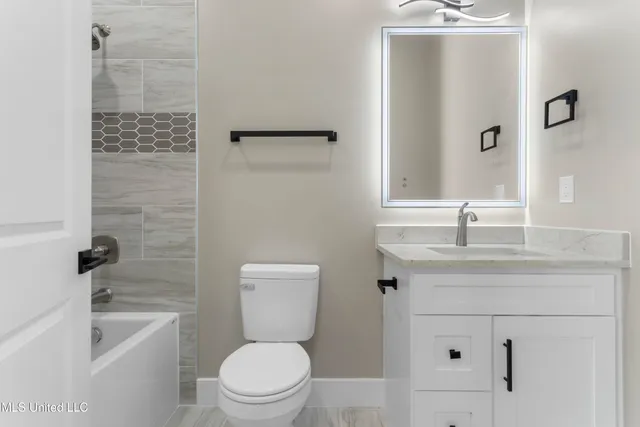 $1,580,000 | 1852 Beach Boulevard, Biloxi, MS 39531