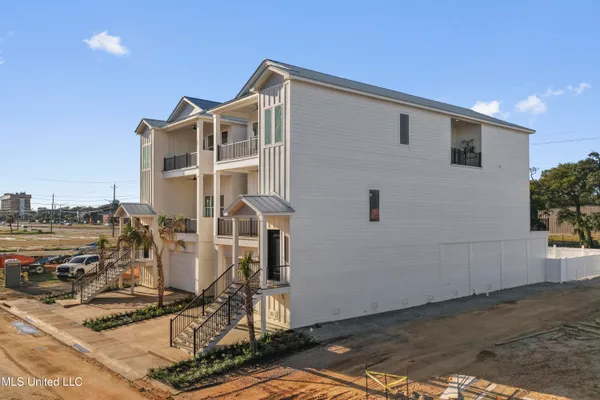 $1,580,000 | 1852 Beach Boulevard, Biloxi, MS 39531
