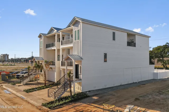 $1,580,000 | 1852 Beach Boulevard, Biloxi, MS 39531