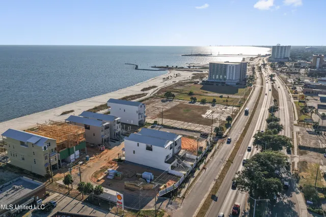 $1,580,000 | 1852 Beach Boulevard, Biloxi, MS 39531