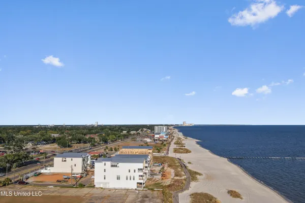 $1,580,000 | 1852 Beach Boulevard, Biloxi, MS 39531