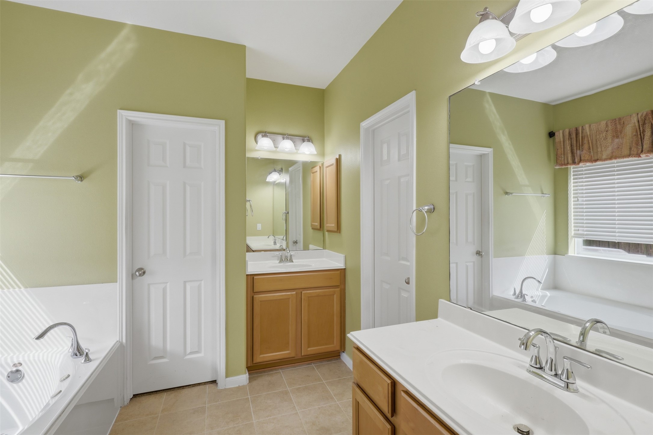 23738 Hiddenbriar Loop Tomball, TX 77375 - Photo 13 of 31