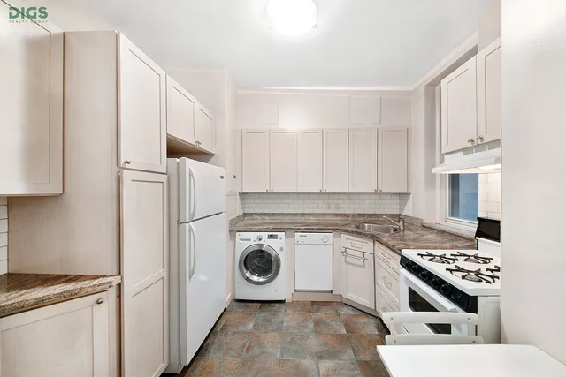 $675,000 | 955 Park Avenue, Unit 3SE | Upper East Side