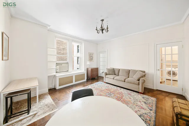 $675,000 | 955 Park Avenue, Unit 3SE | Upper East Side