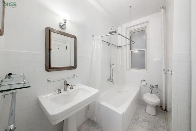 $675,000 | 955 Park Avenue, Unit 3SE | Upper East Side