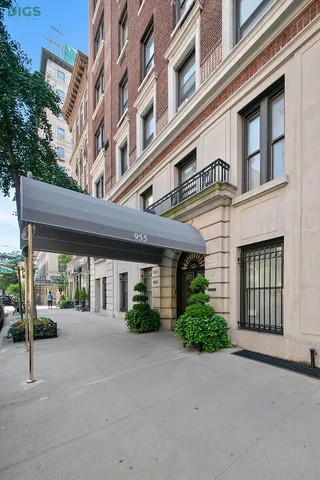 $675,000 | 955 Park Avenue, Unit 3SE | Upper East Side