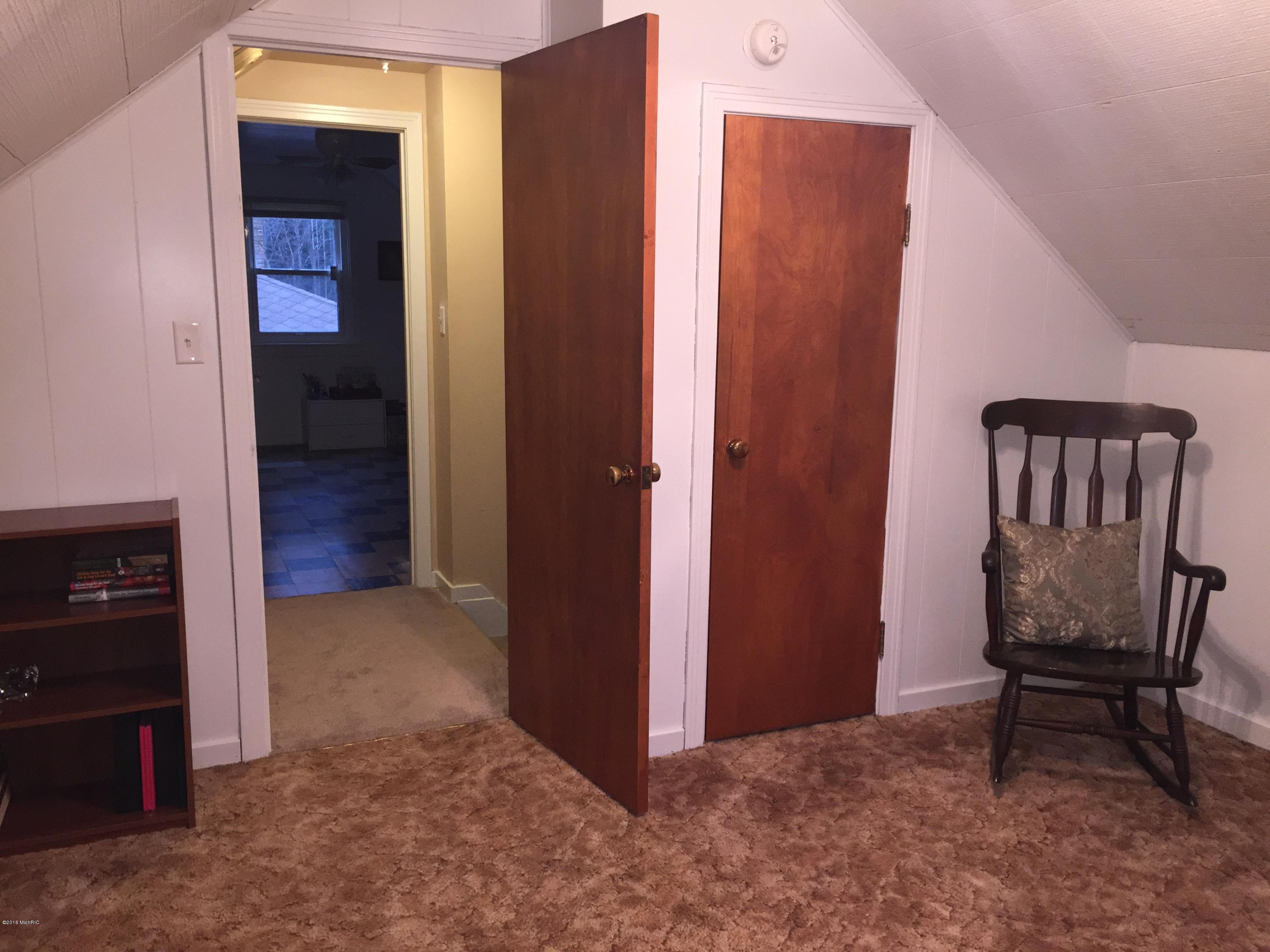 552 South Ottawa Road Benton Harbor, MI 49022 - Photo 15 of 26 IMG_4098