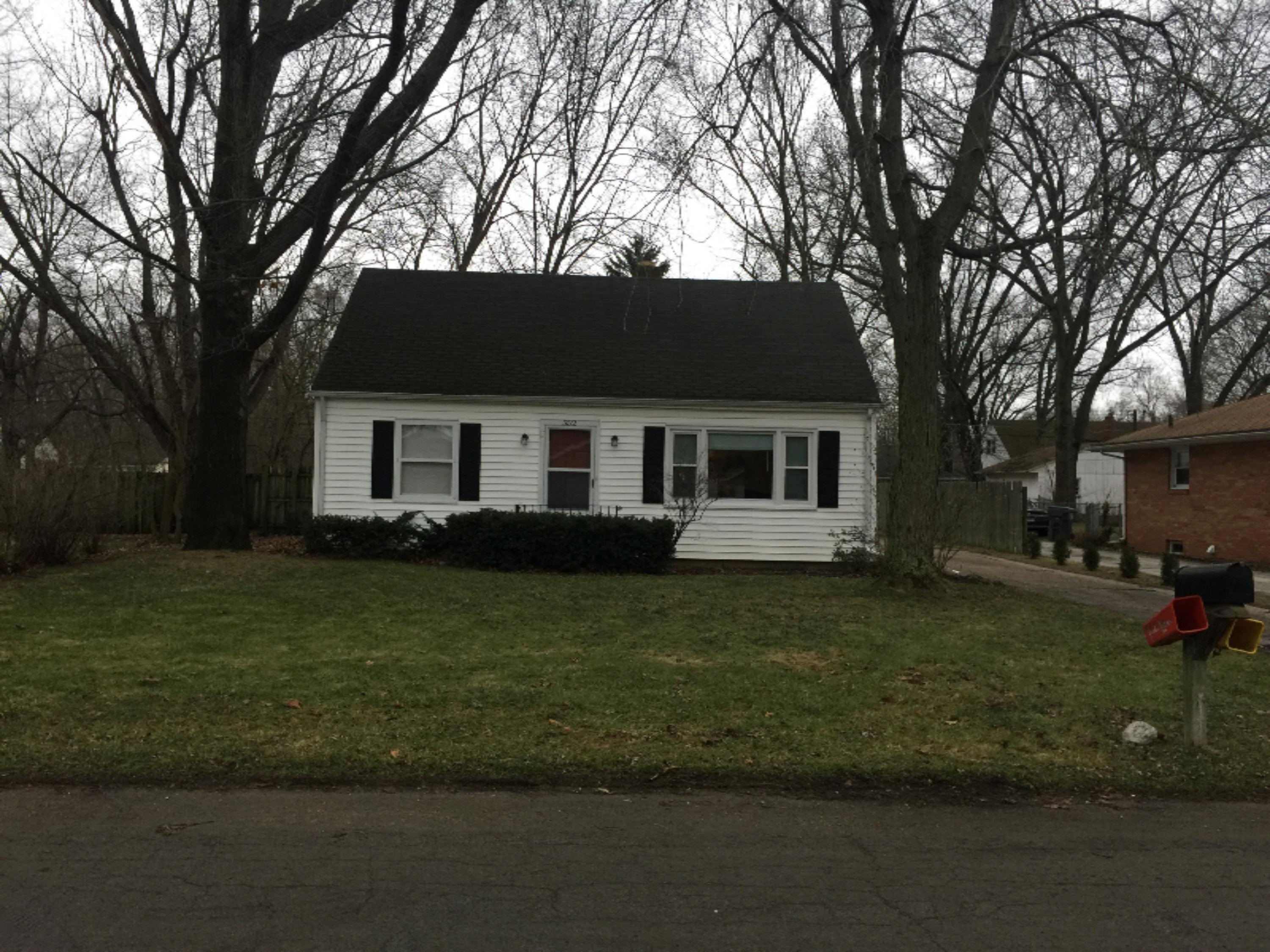 552 South Ottawa Road Benton Harbor, MI 49022 - Photo 2 of 26 IMG_4108