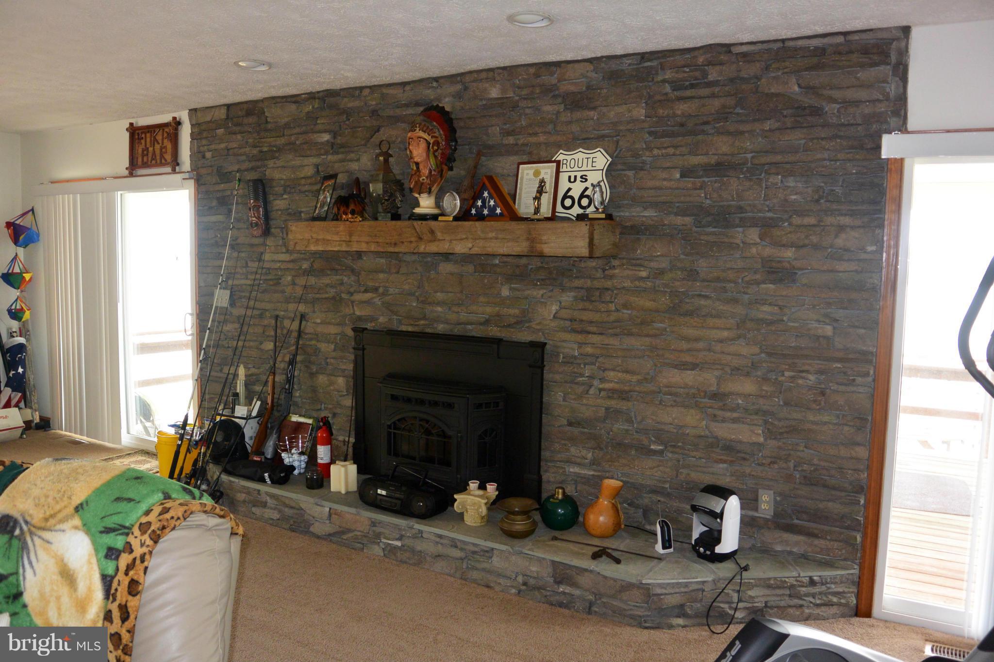 13805 Lloyd Point Farm Road Newburg, MD 20664 - Photo 11 of 27 Living Room