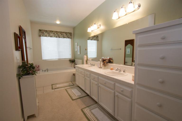 741 South Apple Avenue Reedley, CA 93654 - Photo 20 of 35 Gallery Image 20