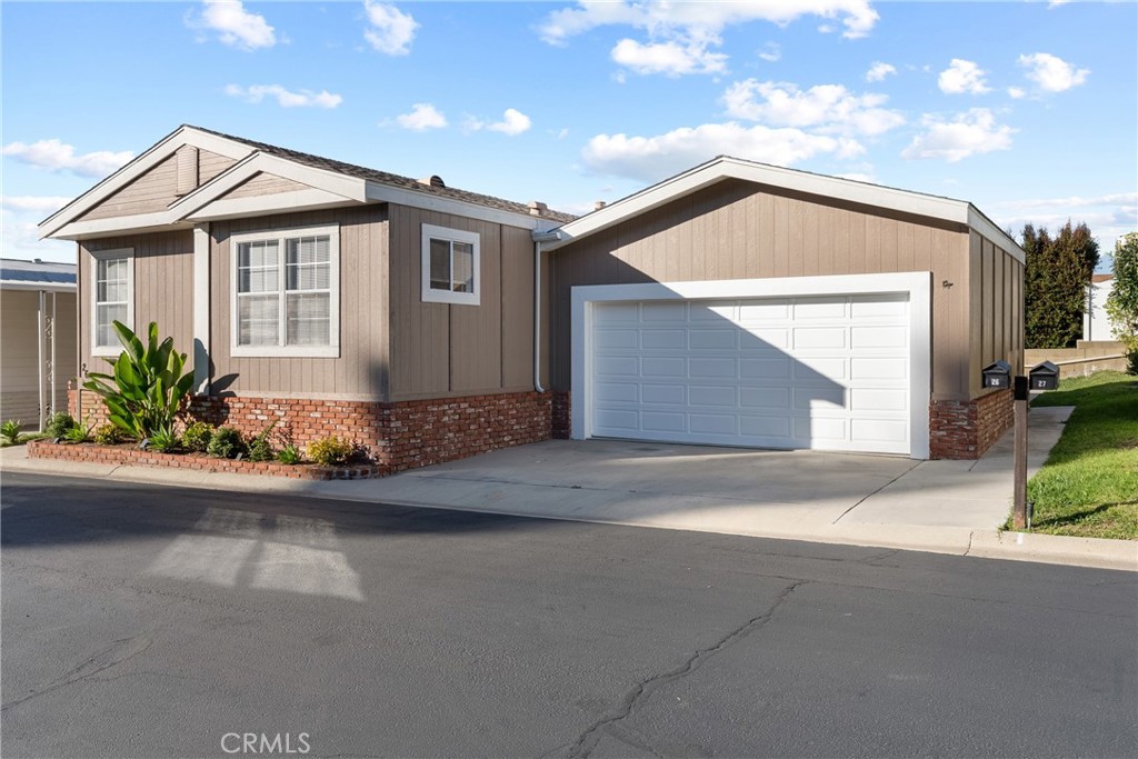 23301 Ridge Rte Drive, Unit 26 Laguna Hills, CA 92653 - Photo 2 of 20