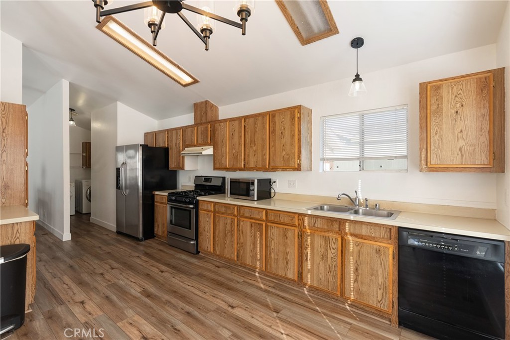 23301 Ridge Rte Drive, Unit 26 Laguna Hills, CA 92653 - Photo 8 of 20