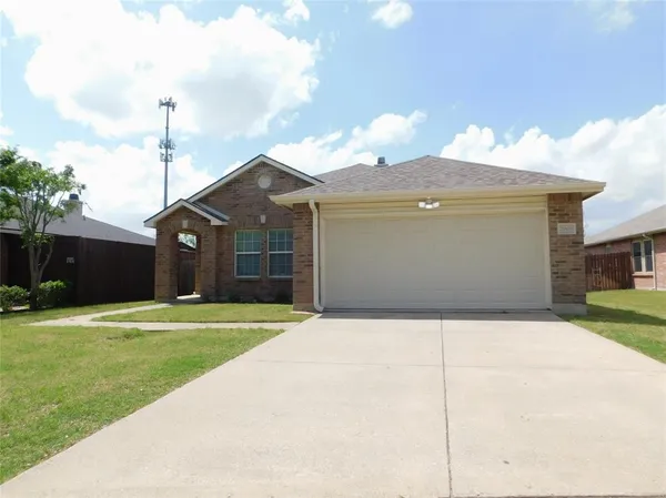$1,900 | 2905 Lipizzan Drive, Denton, TX 76210