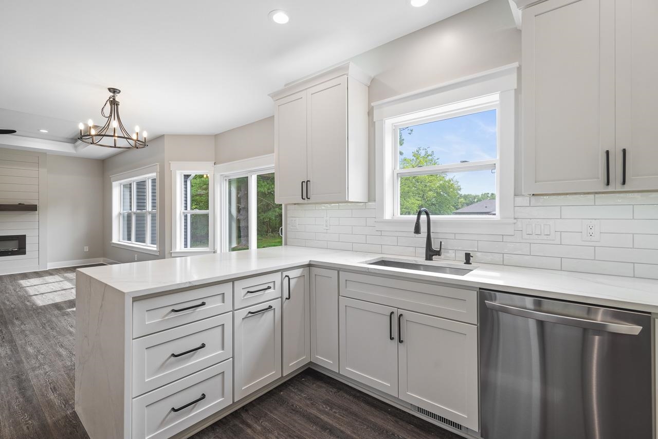 11950 Southgate Road Roscoe, IL 61073 - Photo 12 of 33 Gallery Image 12