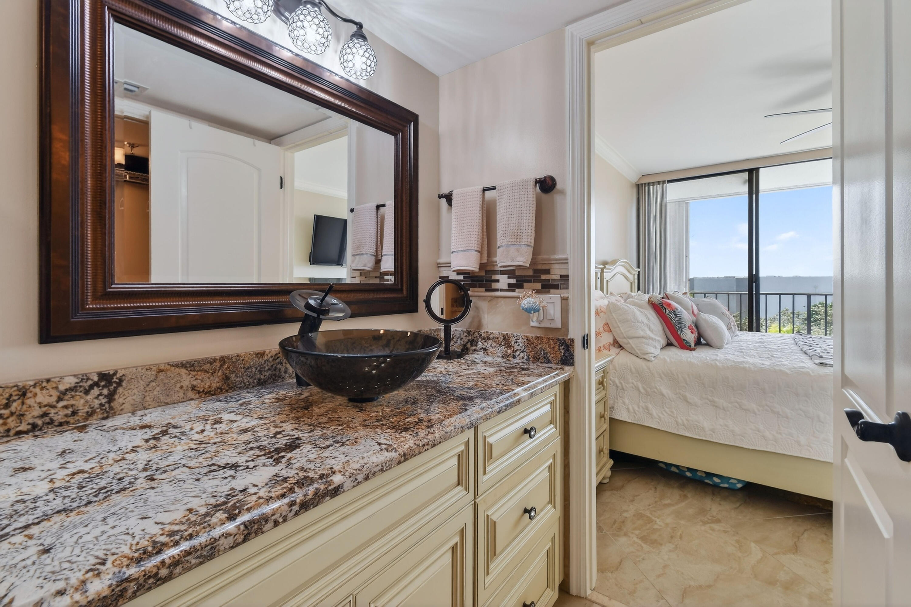 1300 Florida A1A, Unit 320 Jupiter, FL 33477 - Photo 35 of 92 1300JimmyBuffettMemHwy#320(38)