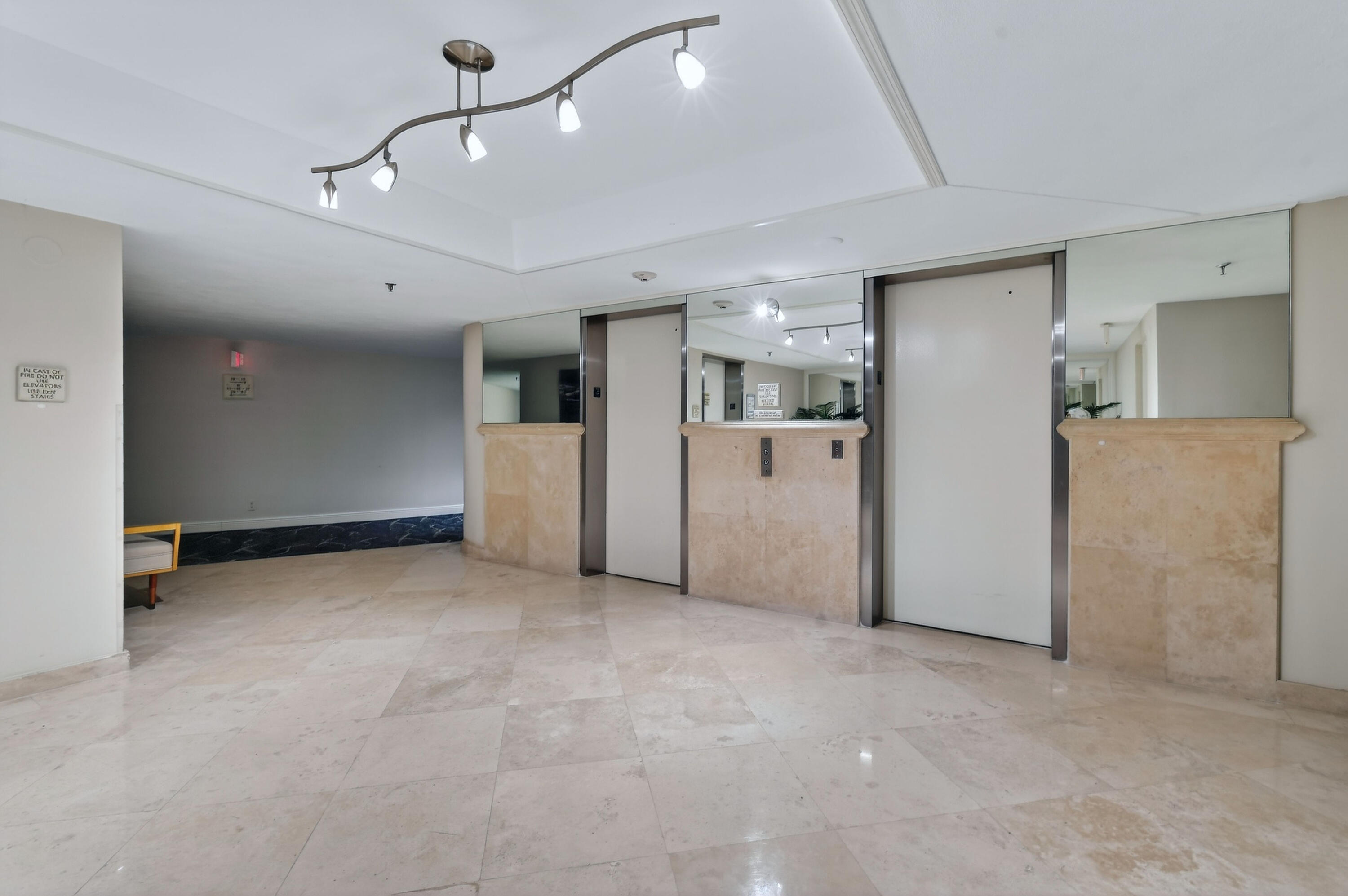 1300 Florida A1A, Unit 320 Jupiter, FL 33477 - Photo 46 of 92 1300JimmyBuffettMemHwy#320(50)