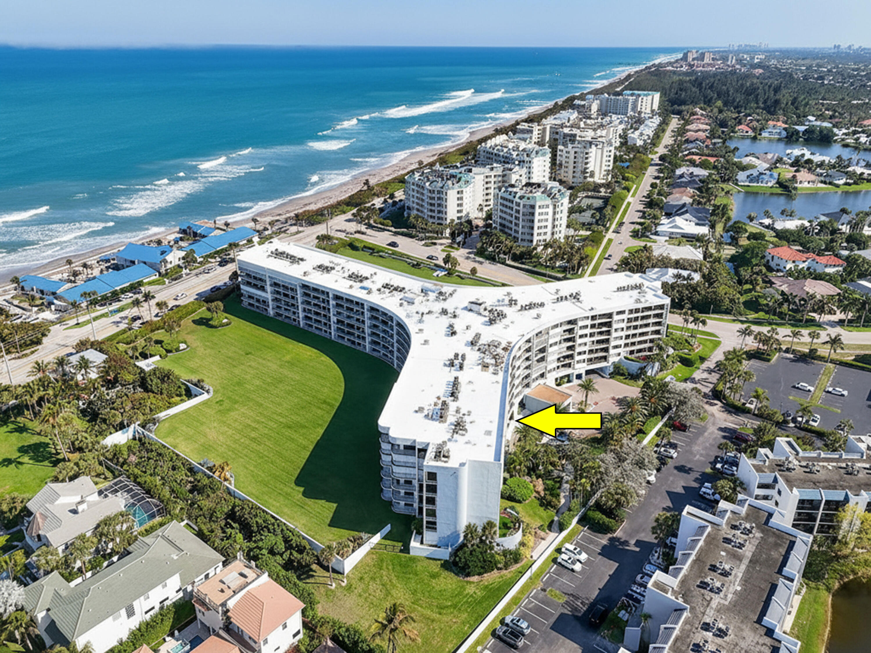 1300 Florida A1A, Unit 320 Jupiter, FL 33477 - Photo 74 of 92 1300JimmyBuffettMemHwy#320Aerials(5)EDIT