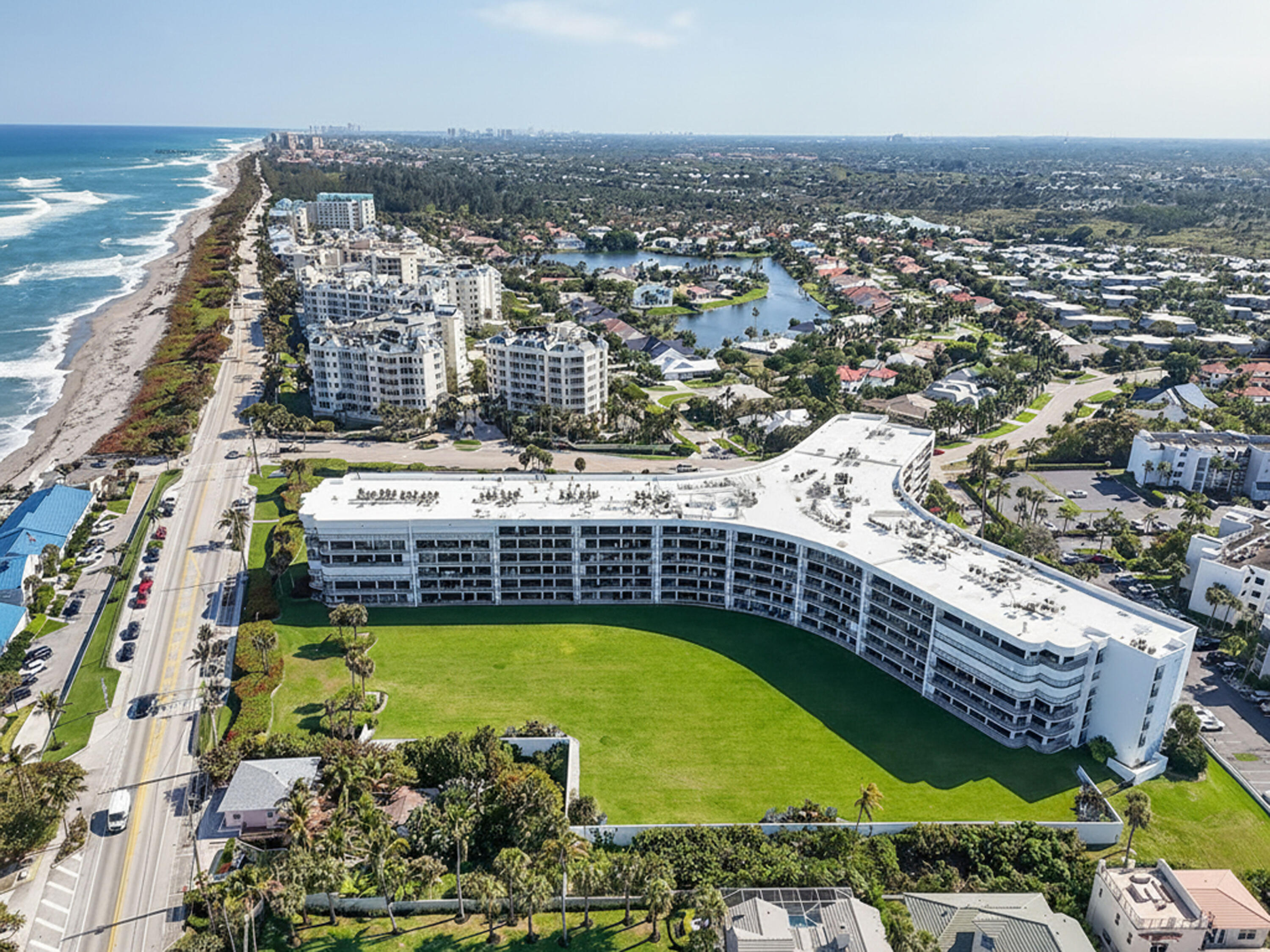 1300 Florida A1A, Unit 320 Jupiter, FL 33477 - Photo 75 of 92 1300JimmyBuffettMemHwy#320Aerials(9)EDIT