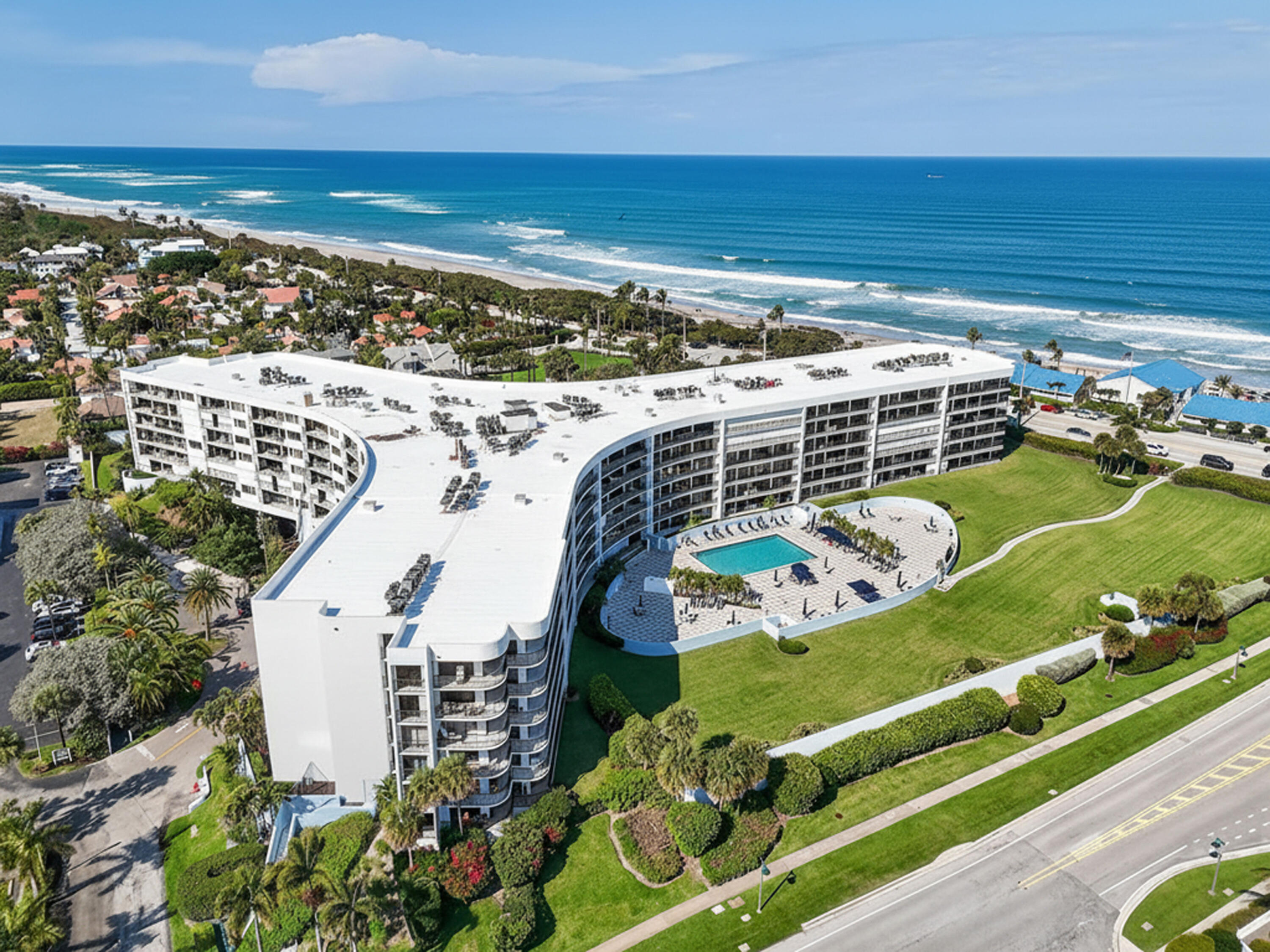 1300 Florida A1A, Unit 320 Jupiter, FL 33477 - Photo 81 of 92 1300JimmyBuffettMemHwy#320Aerials(18)EDI