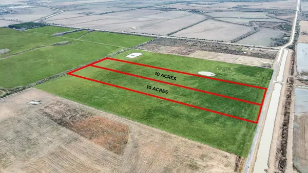 $75,000 | 5 Canal Road, Winnie, TX 77665