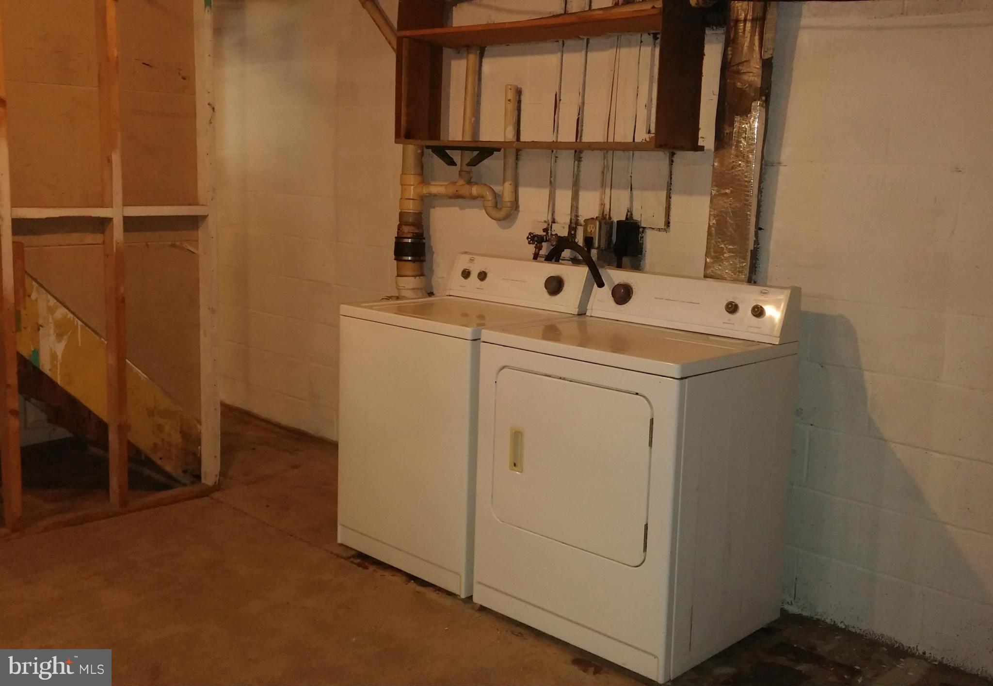 14807 Bottom Road Williamsport, MD 21795 - Photo 22 of 30 a utility room with dryer and washer
