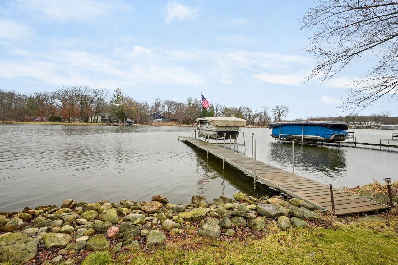 4827 Riverside Road Waterford, WI 53185 - Photo 20 of 28 Pier/Boat