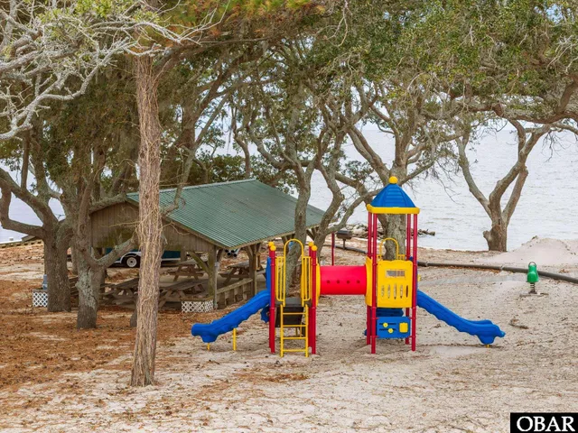 $690,000 | 422 Harbour View Drive, Kill Devil Hills, NC 27948