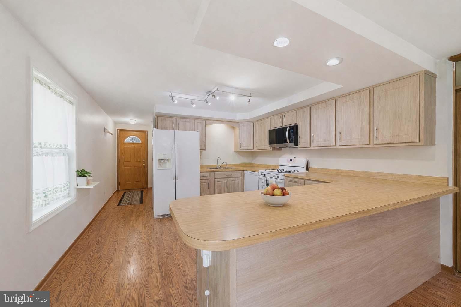 38 North Dupont Road Carneys Point, NJ 08069 - Photo 6 of 29