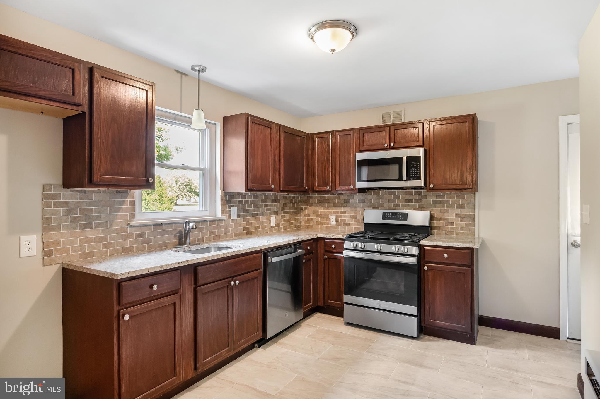 303 Warwick Road Deptford, NJ 08096 - Photo 17 of 46 Gallery Image 17
