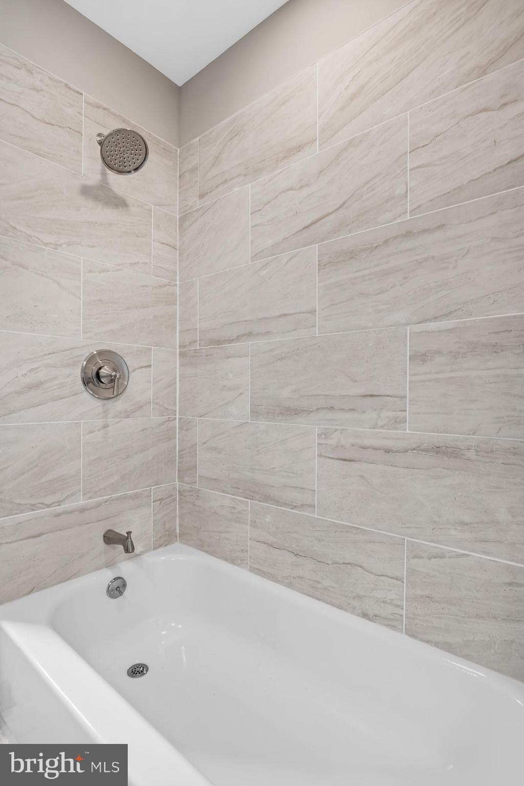 303 Warwick Road Deptford, NJ 08096 - Photo 24 of 46 New main level bath