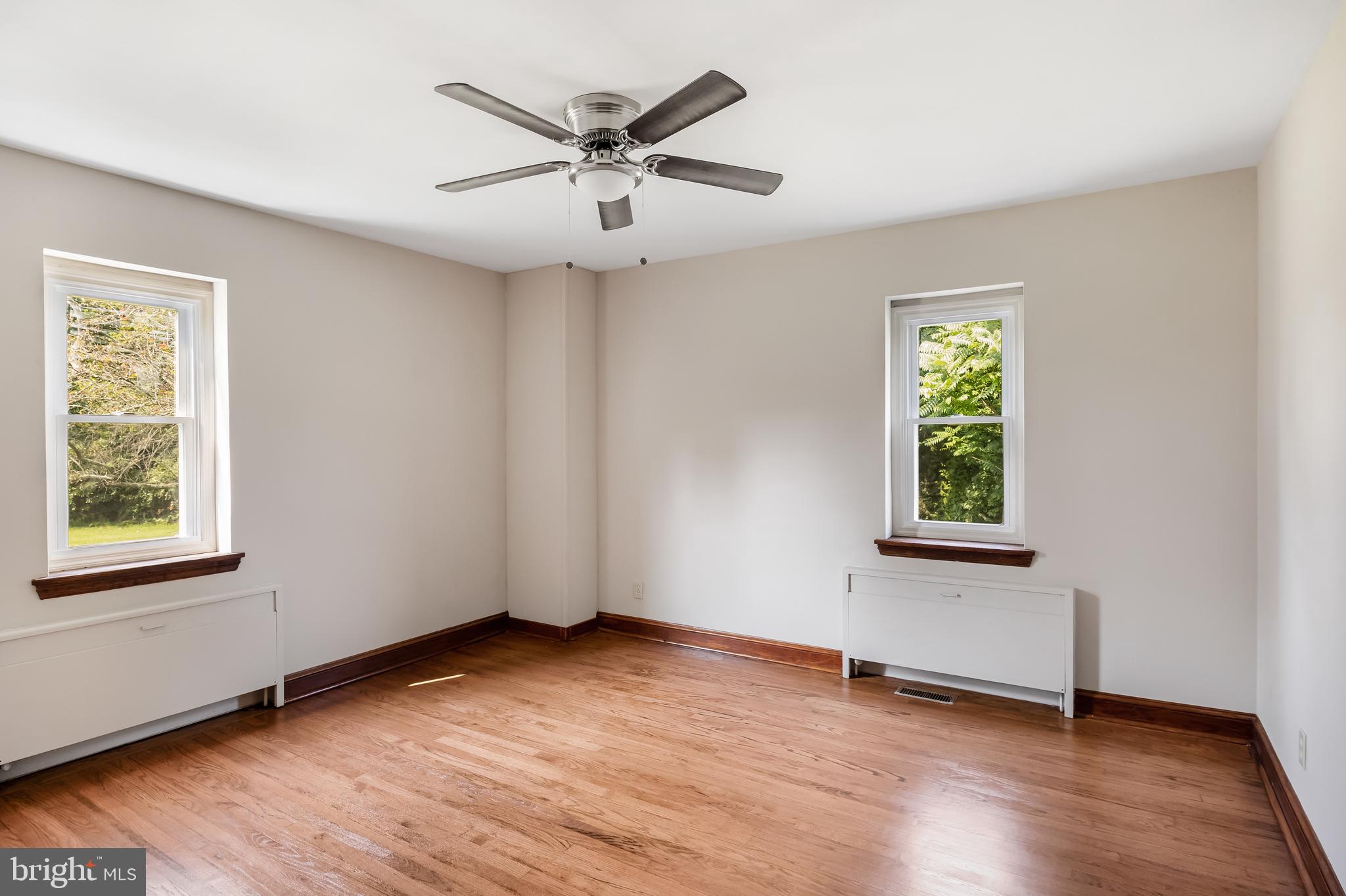 303 Warwick Road Deptford, NJ 08096 - Photo 25 of 46 Bedroom 2 on main level