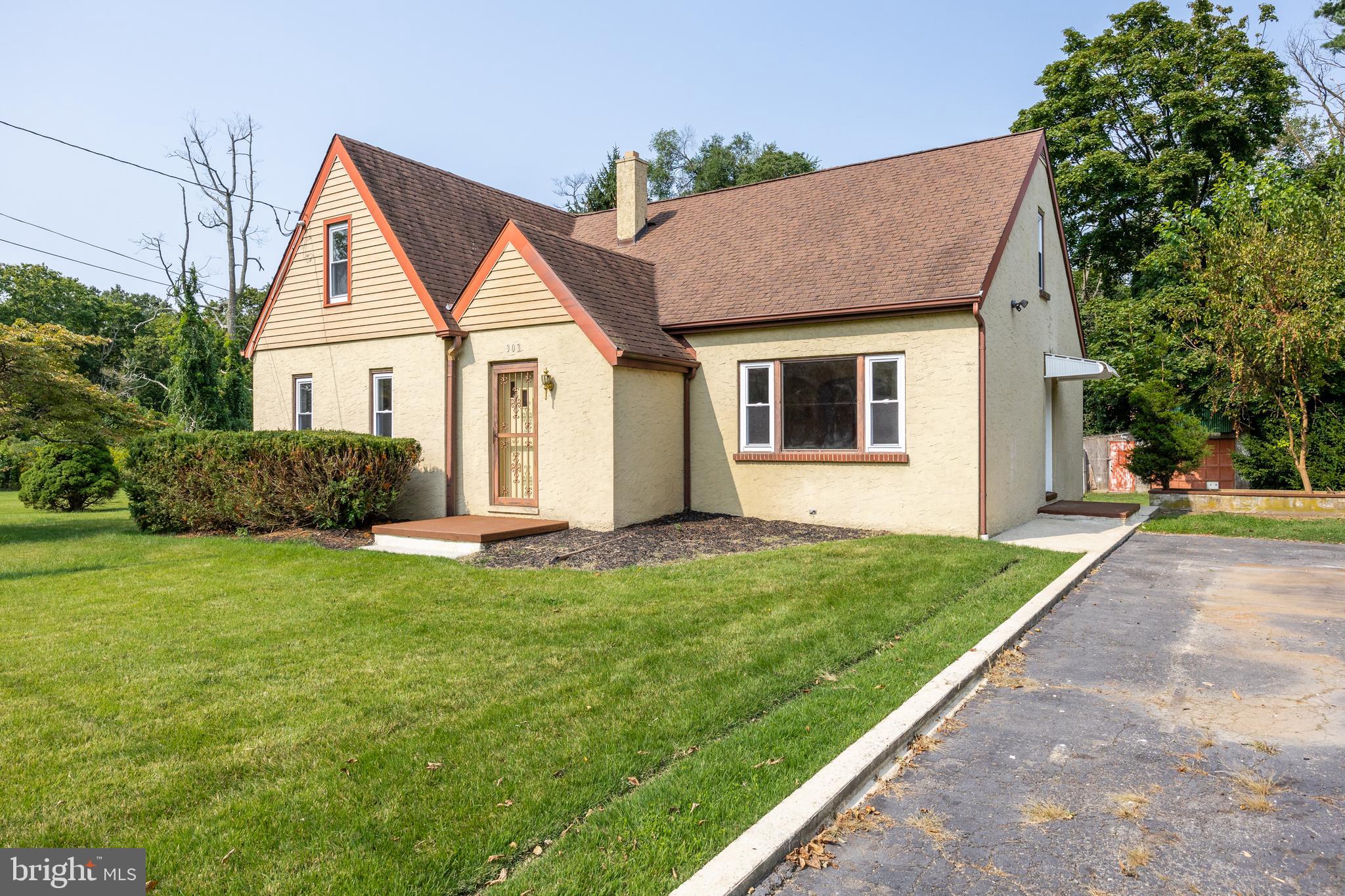303 Warwick Road Deptford, NJ 08096 - Photo 3 of 46 Gallery Image 3