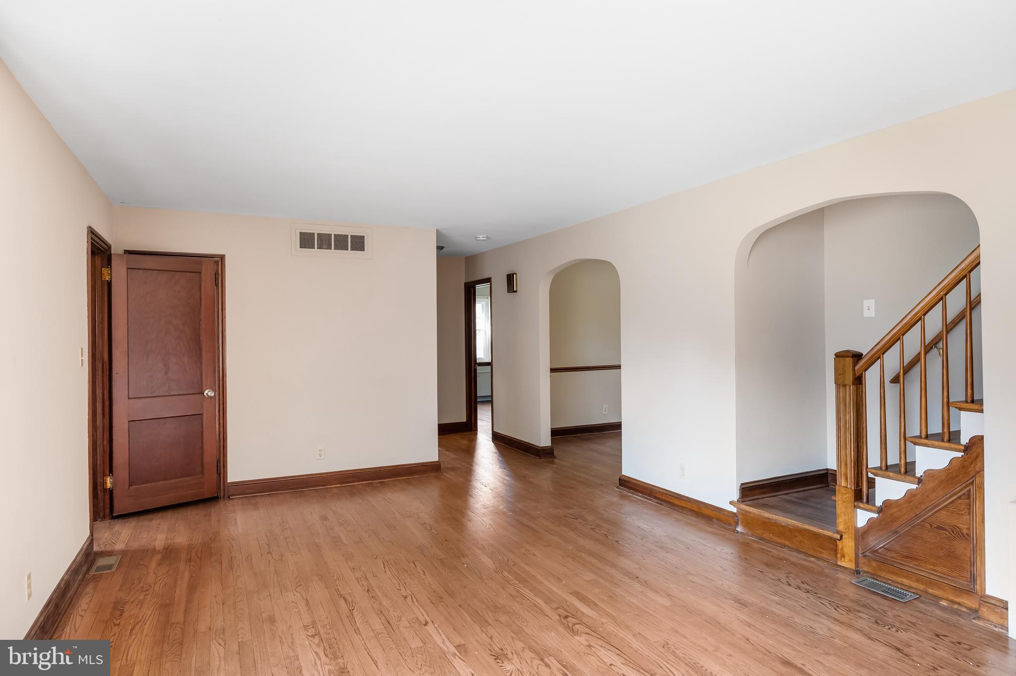 303 Warwick Road Deptford, NJ 08096 - Photo 8 of 46 Living room
