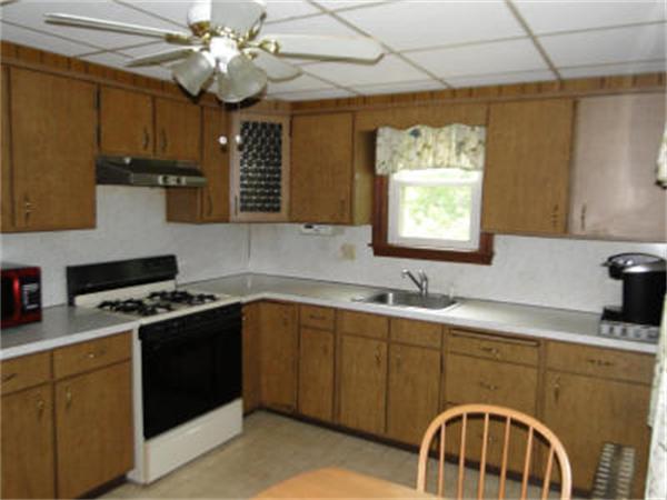 32 Riverbank Road Saugus, MA 01906 - Photo 4 of 7
