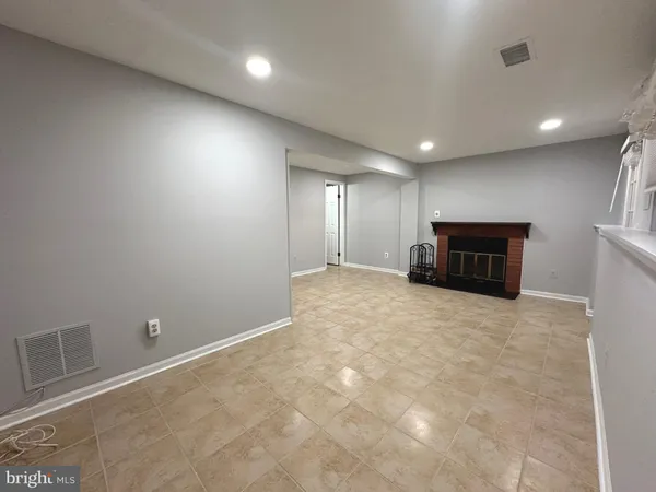 $2,950 | 14632 Stone Crossing Court, Centreville, VA 20120