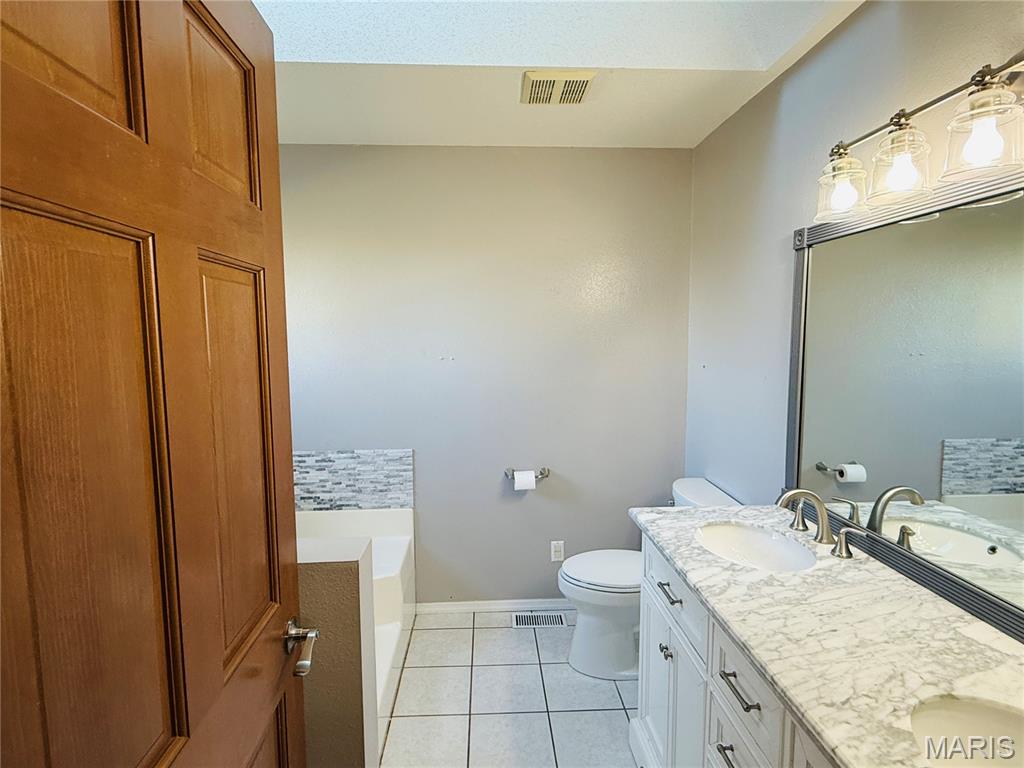 6 Jennifer Lane Collinsville, IL 62234 - Photo 11 of 34