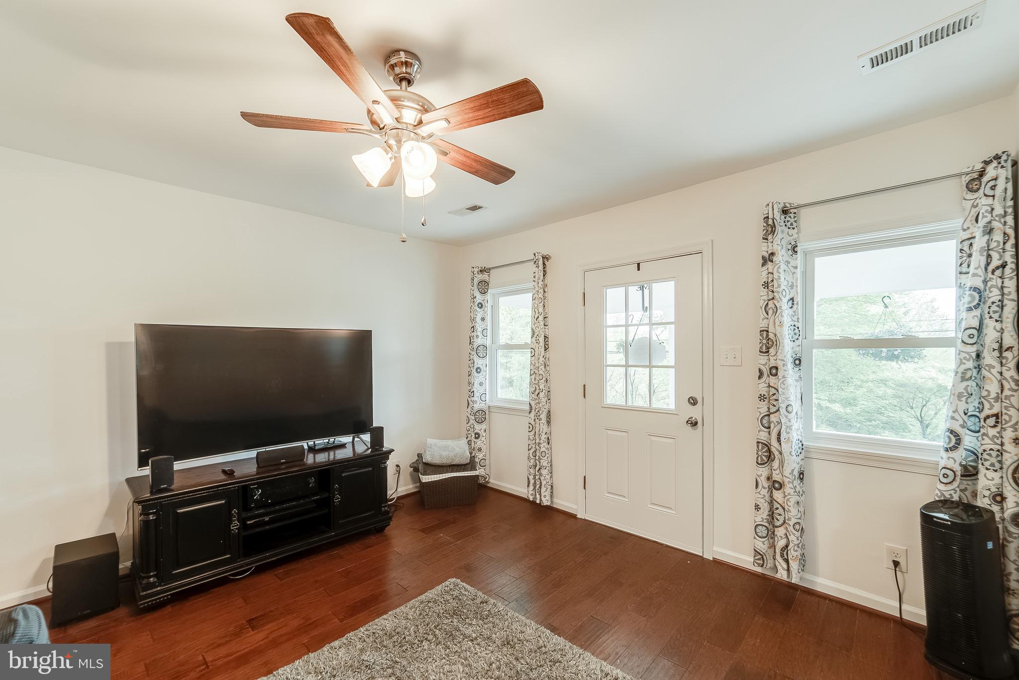9605 Crest Hill Road Marshall, VA 20115 - Photo 15 of 33 Gallery Image 15